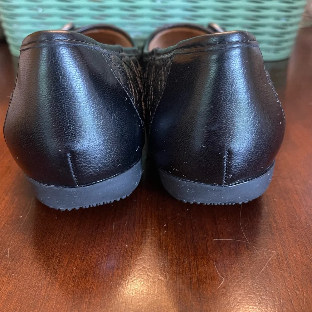 Solanz Chelsea Black Quilt Flats SZ 9 1/2 Wide